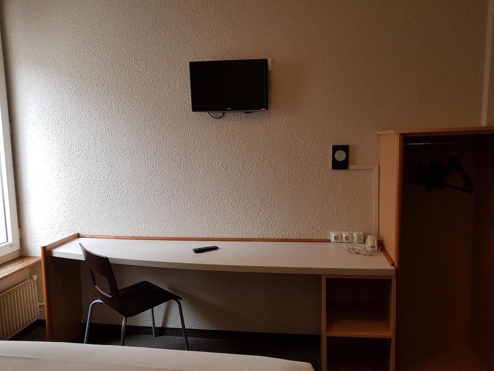 D'anjou Hotel 33/43