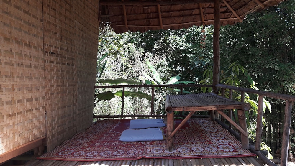 Nusha Homestay 33/35
