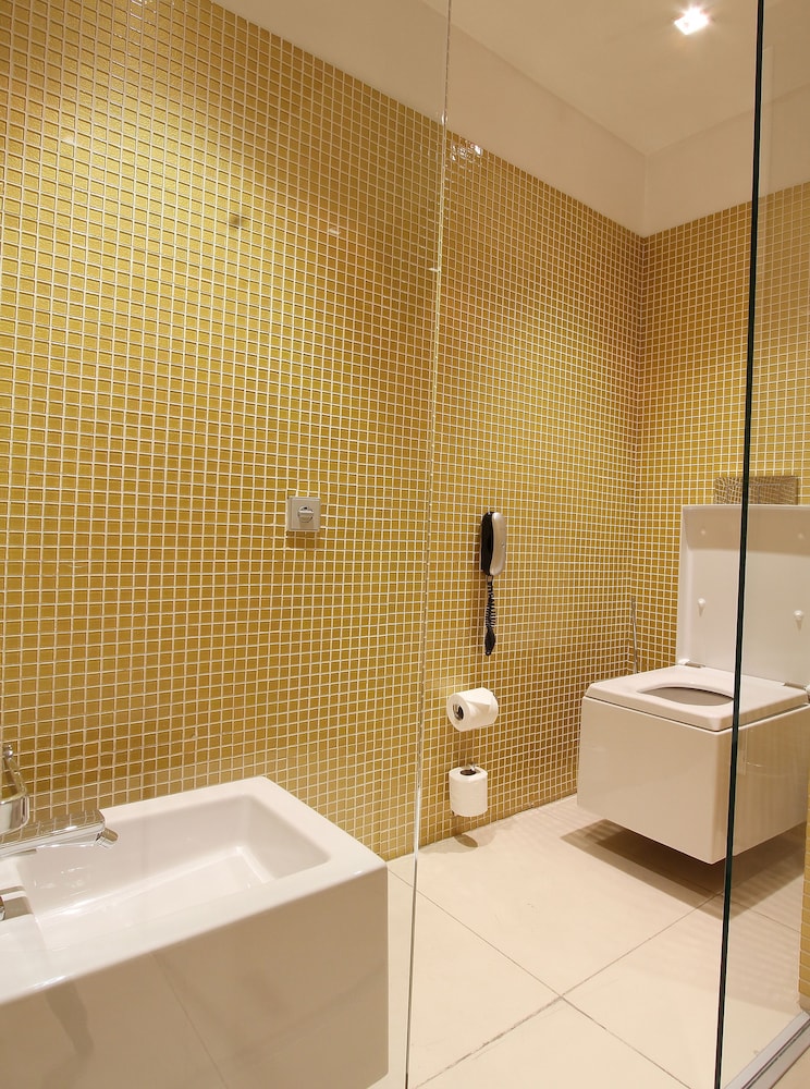 Dostyk Hotel 63/64