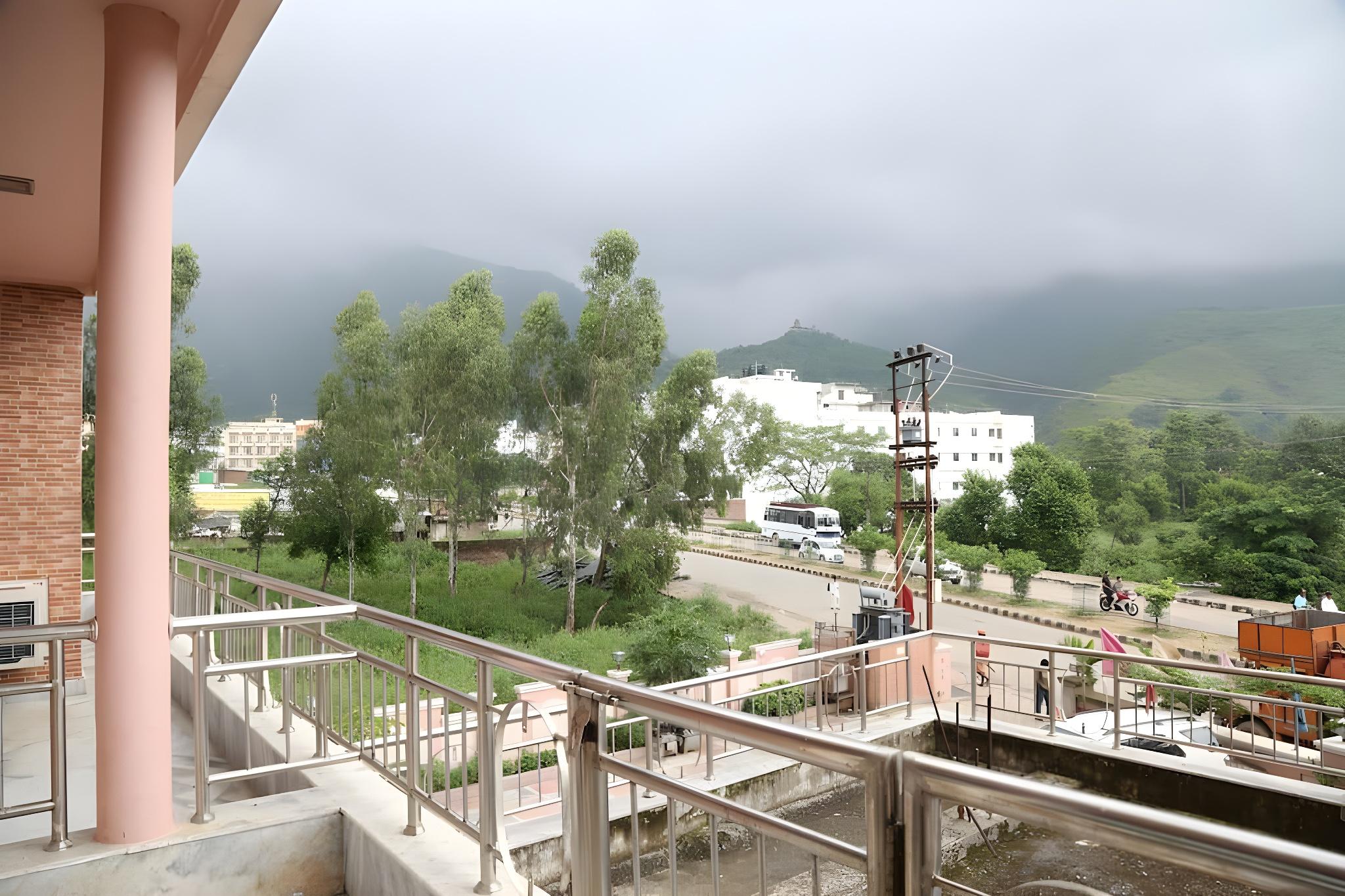 Hotel Shree Palace 44/45