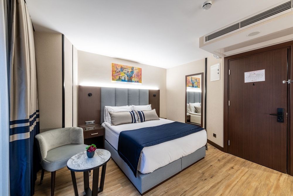 Aprilis Deluxe Hotel 9/50
