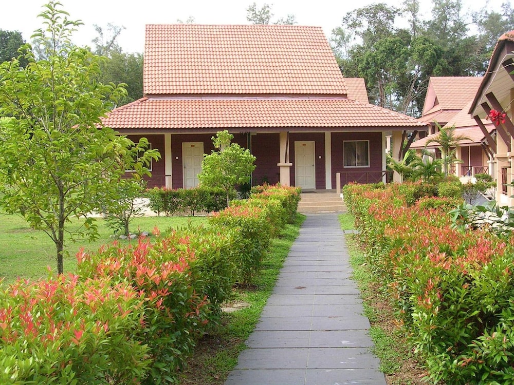 Rompin Beach Resorts 32/39
