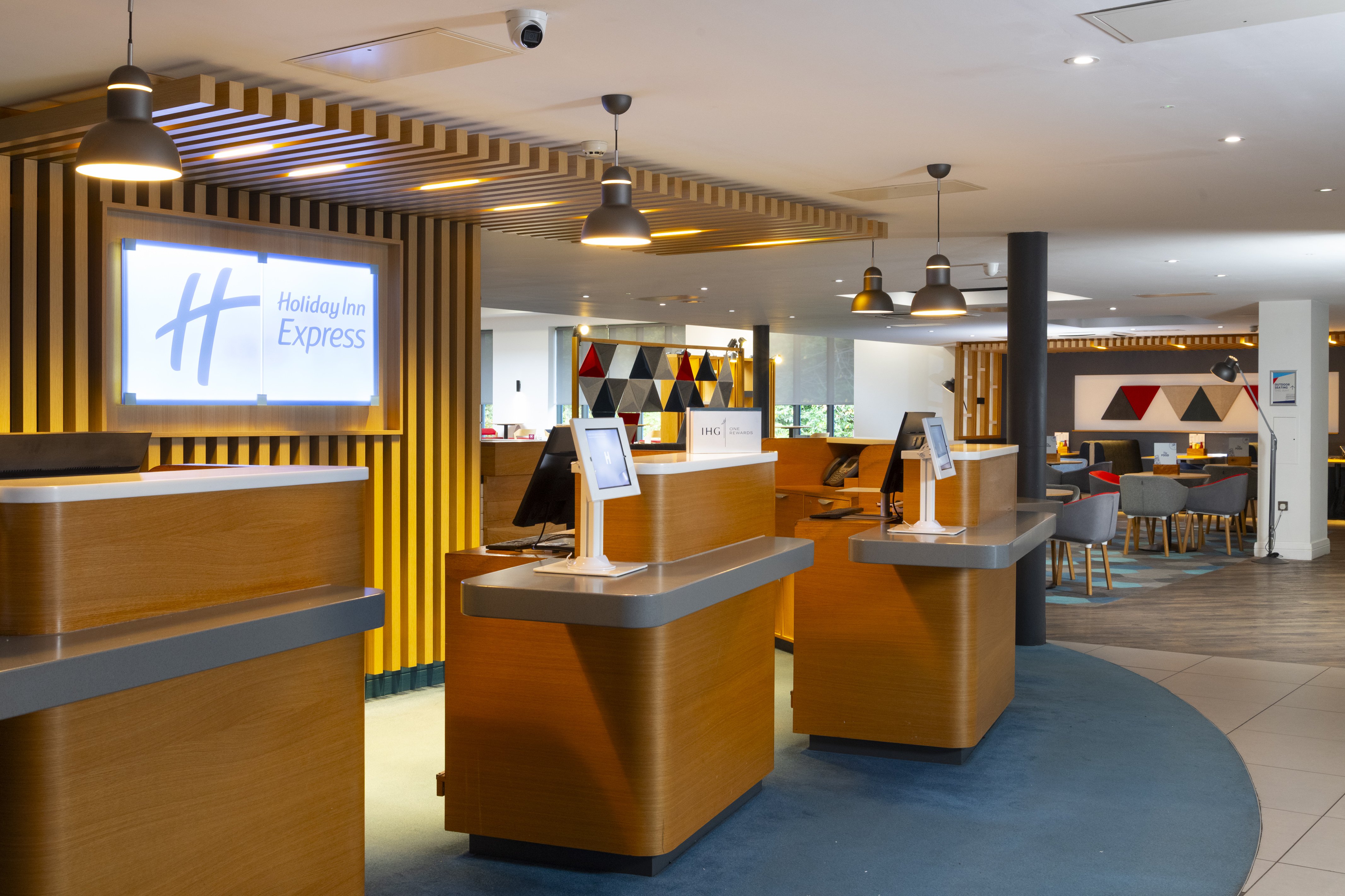 HOLIDAY INN EXPRESS BIRMINGHAM NEC 13/73