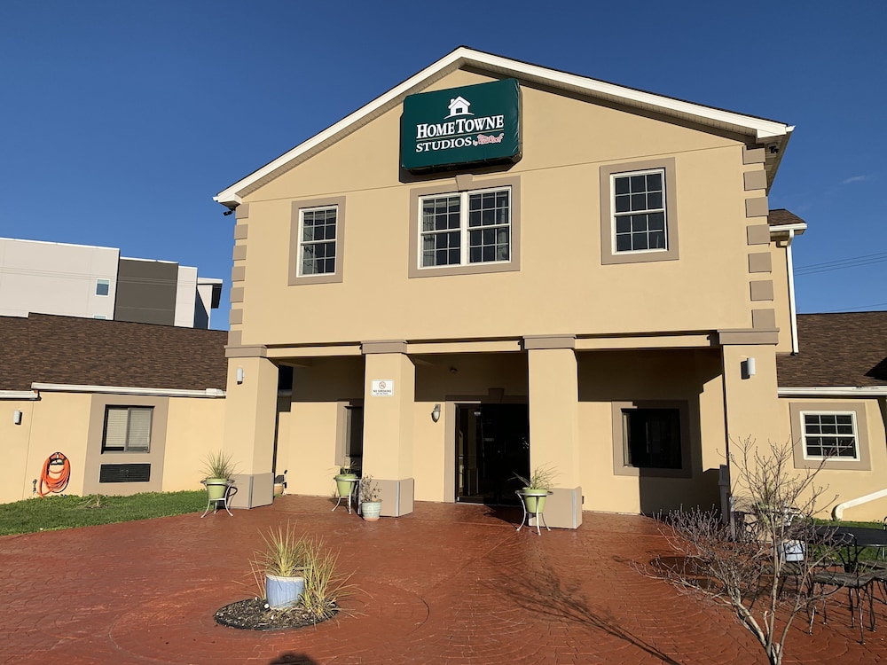 Econo Lodge Inn Suites 1/35