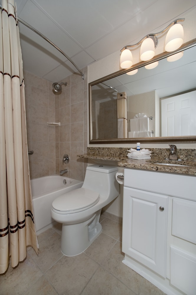 Casa Del Mar Beachfront Suites 55/82