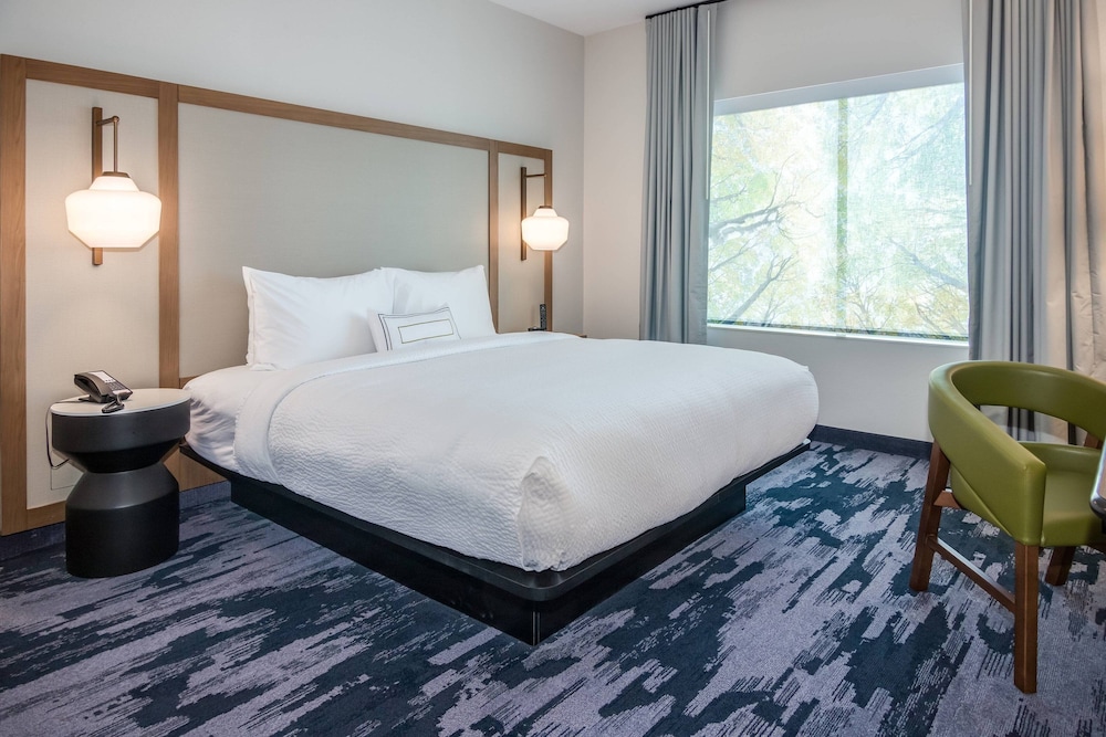 Fairfield Inn Suites San Jose North Silicon Valley 12/55