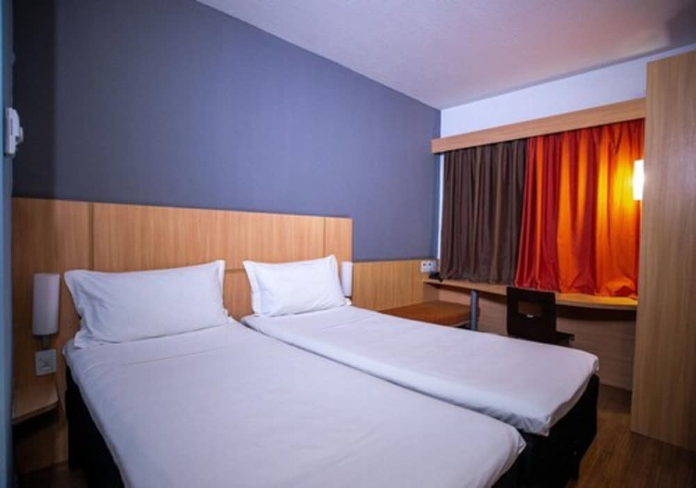 Ibis Petrolina 14/50