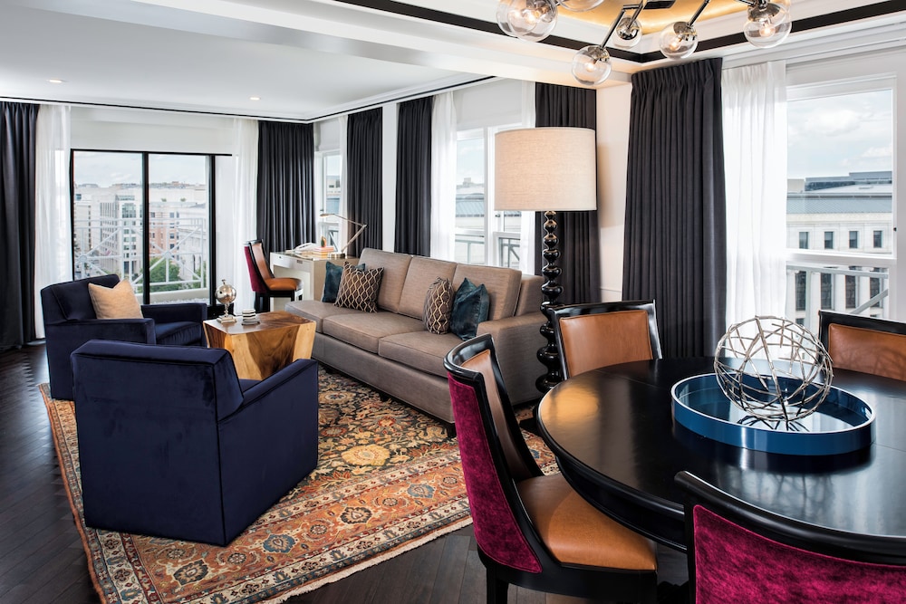 CAPITOL, PENTHOUSE