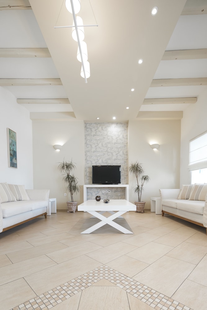 Nissos Thira Hotel 6/62