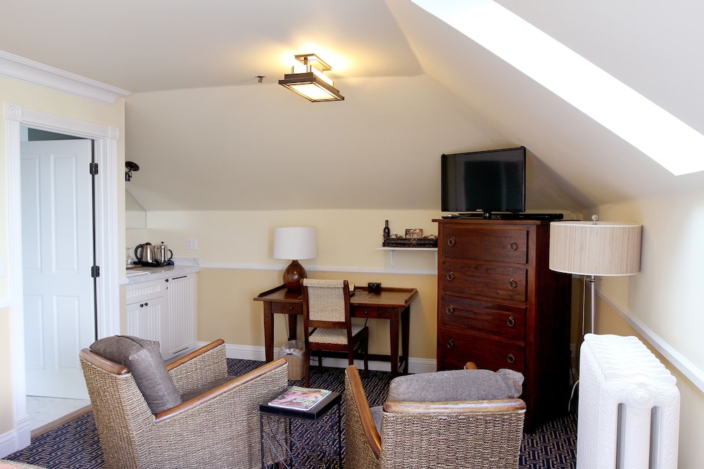 Majestic Inn & Spa 54/80