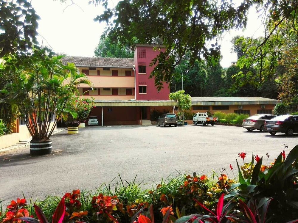 Mersing Merlin Inn 6/50