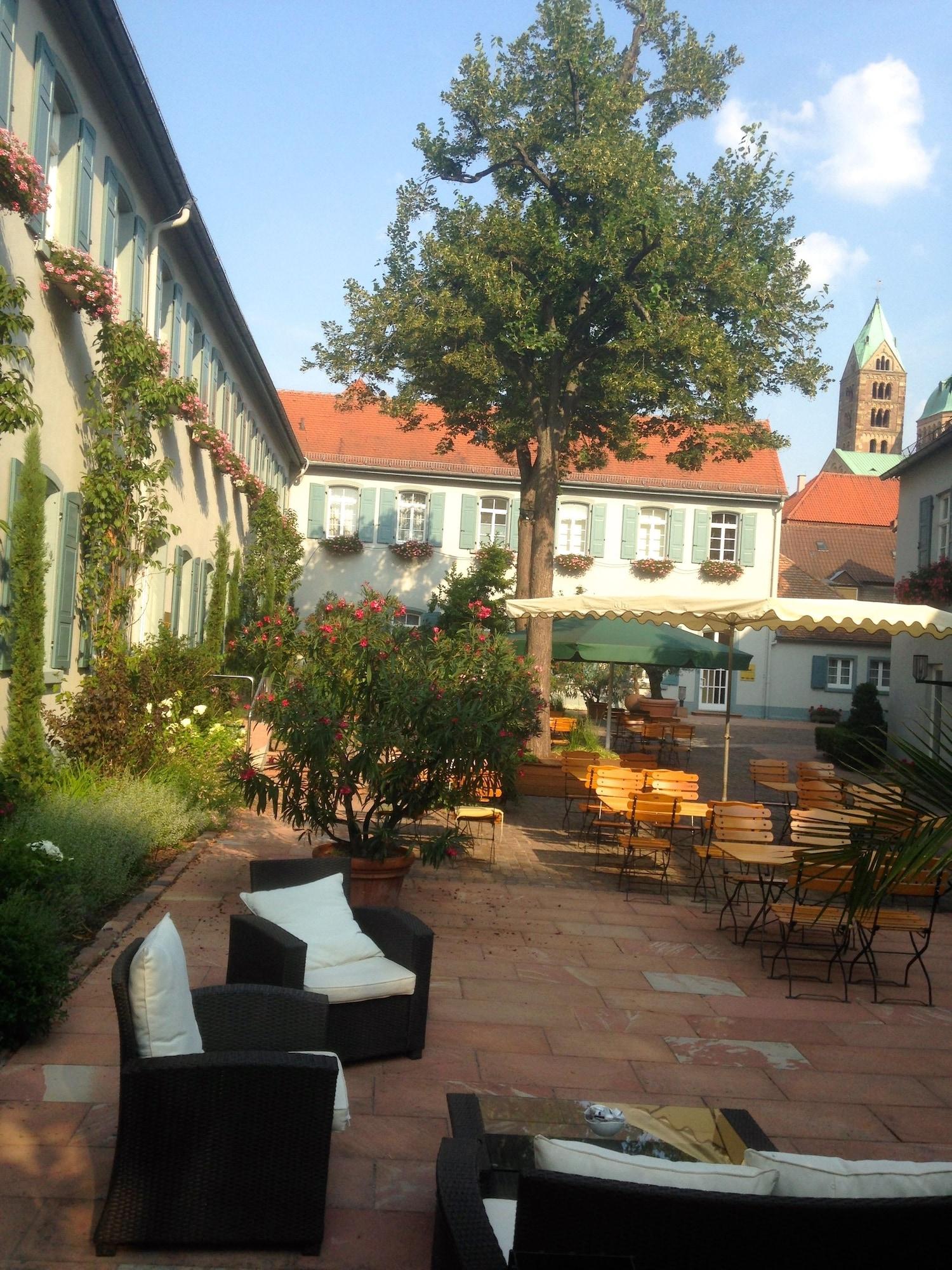 Hotel Domhof 43/50
