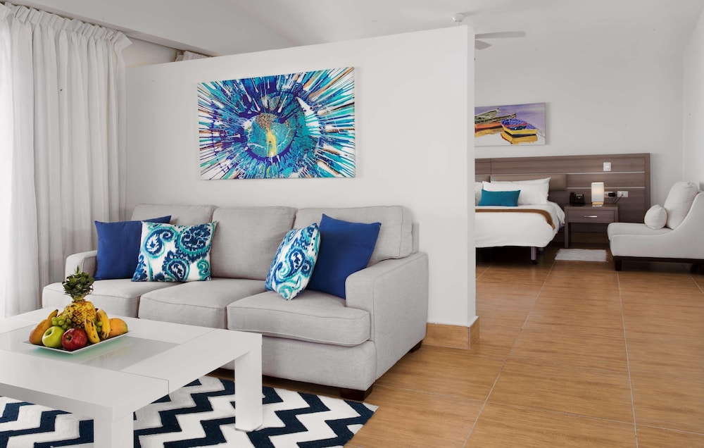 Blue Beach Punta Cana Luxury Resorts 25/47