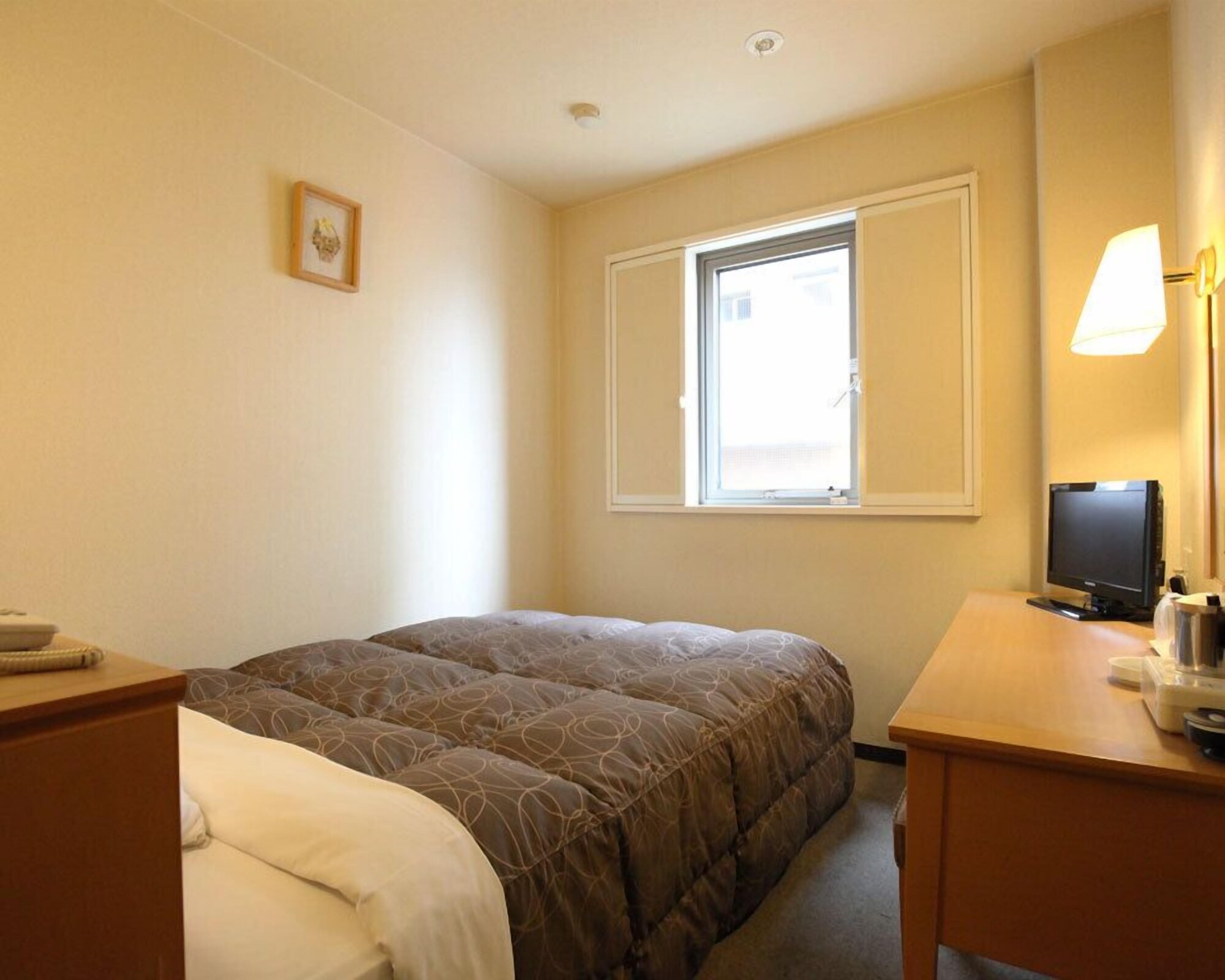 Semi Room, Single Bed, Smoking