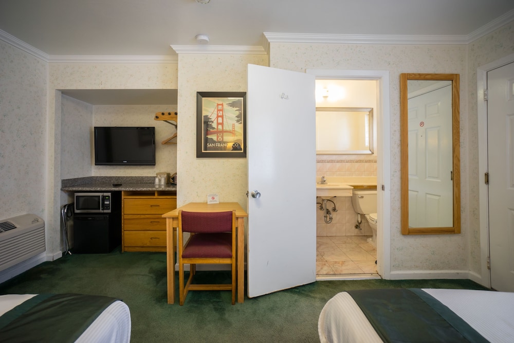 Travelers Inn 28/41