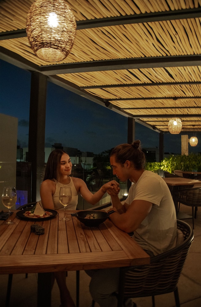 Hive Cancun 42/50