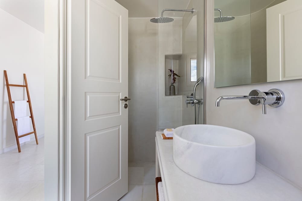 Ammothines Cycladic Suites 59/59