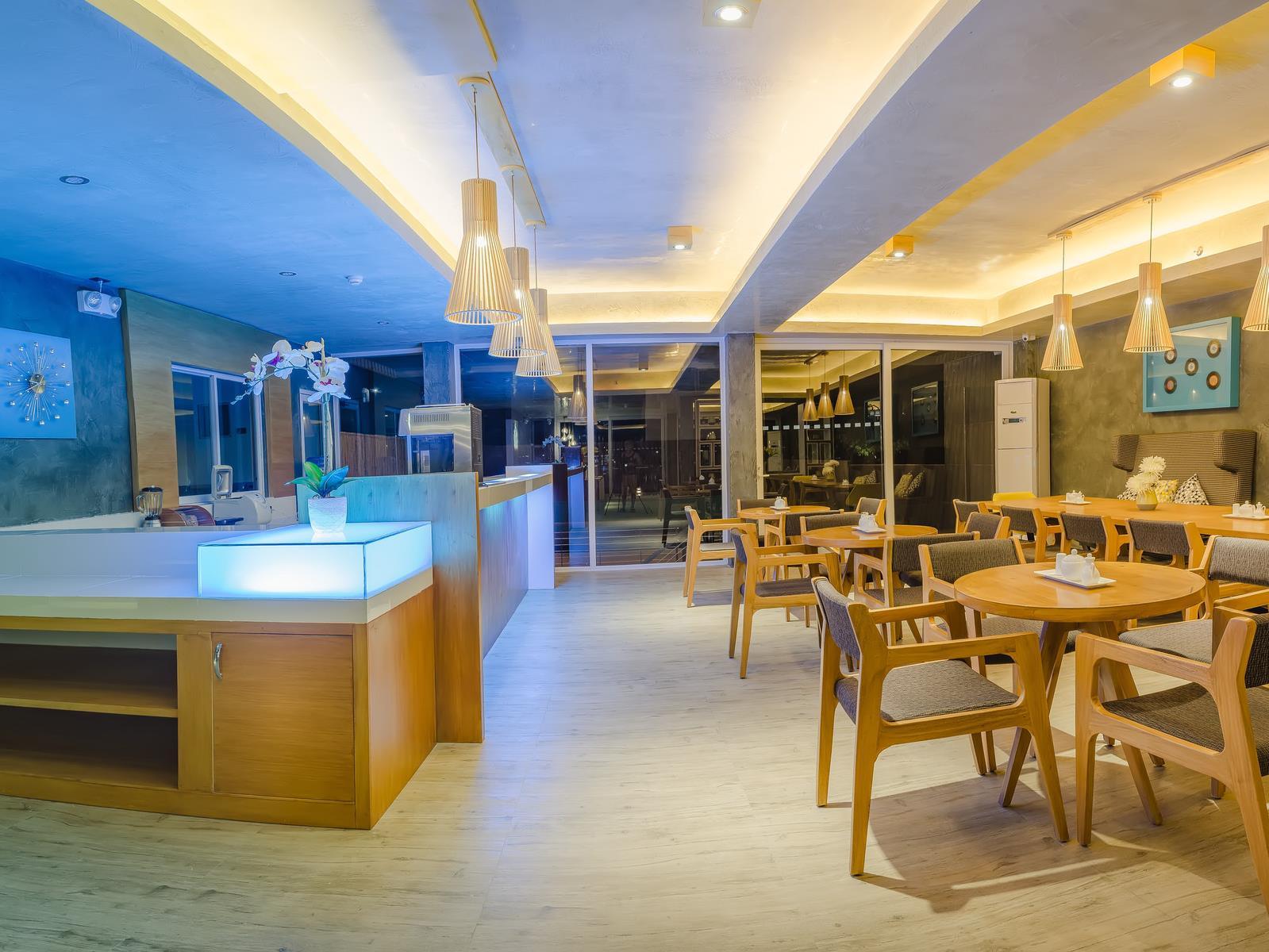 Twin Tides Panglao 10/15