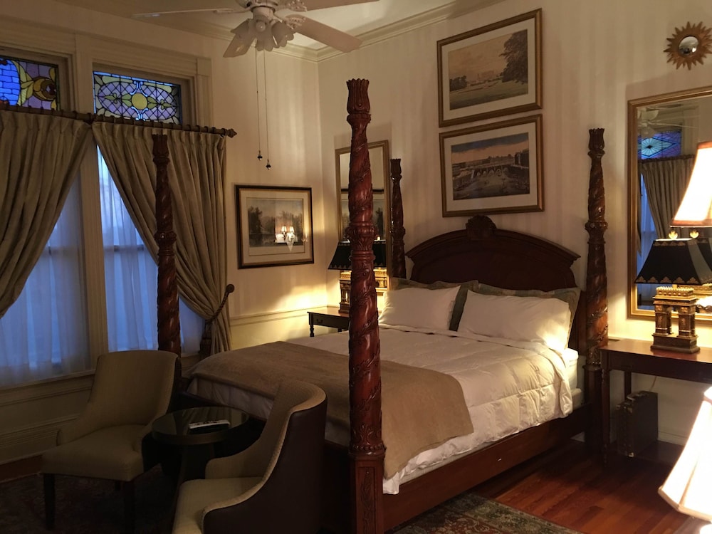 Burke Mansion 31/43