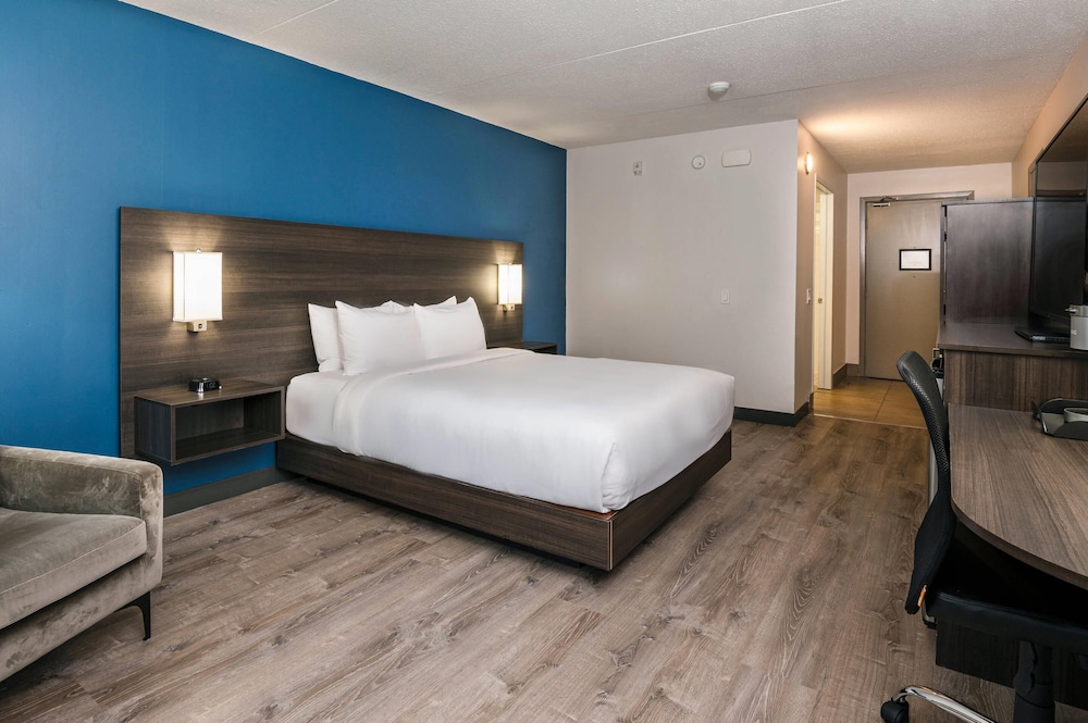 ROOM, QUEEN BED, ACCESSIBLE
