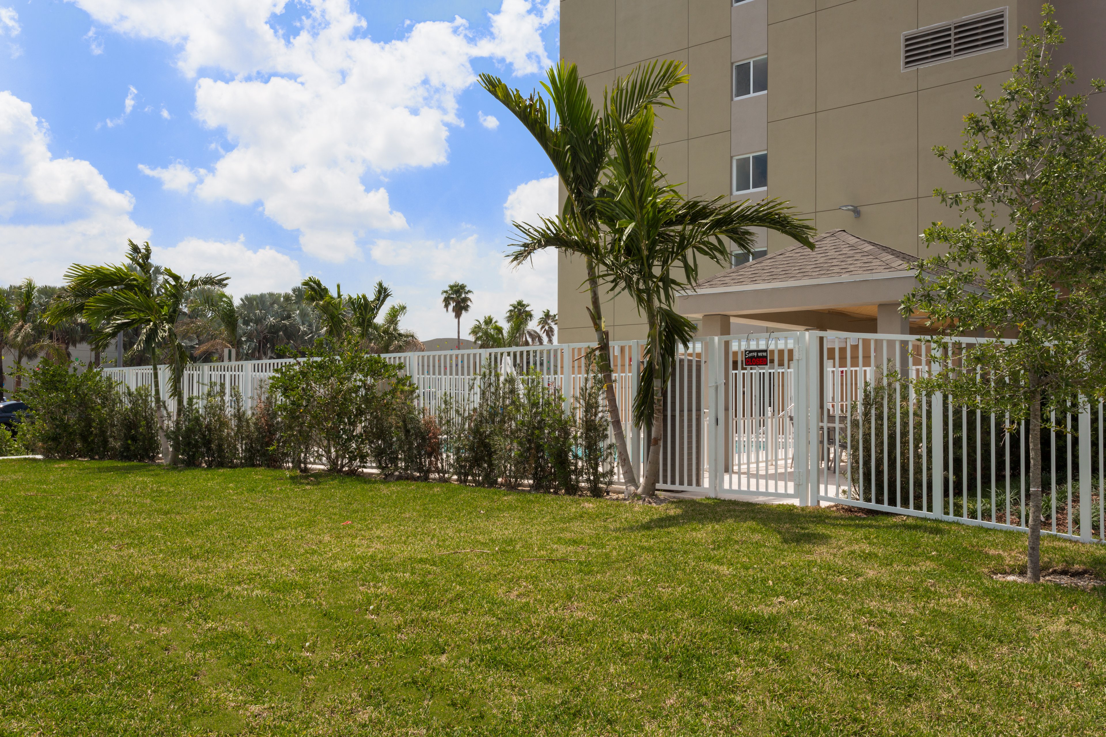 CANDLEWOOD SUITES MIAMI INTL AIRPORT - 36TH ST 53/59