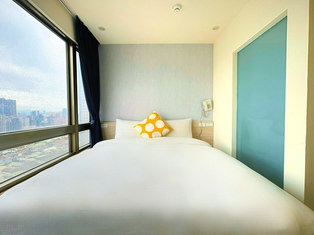 ROOM, TWIN BEDS, RIVER VIEW