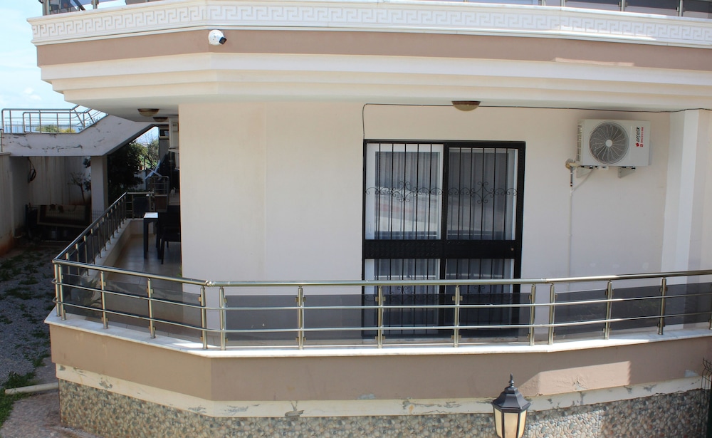 Mavi Restaurant & Apartments 1 4/50