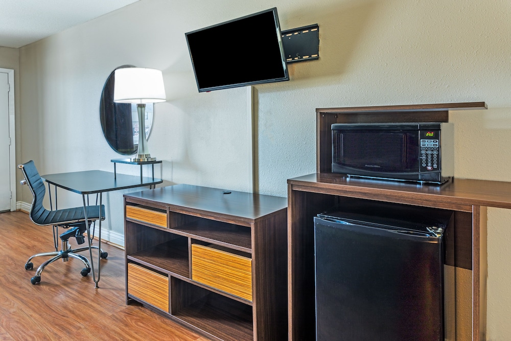 Studio6 Suites Opelousas, LA 36/55
