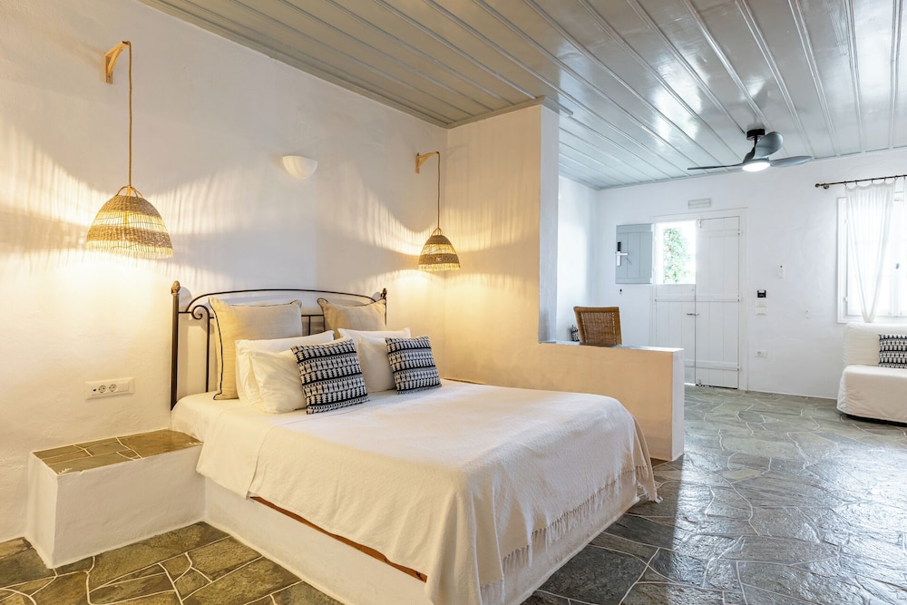 Suite, Apartment, Queen and Twin Beds