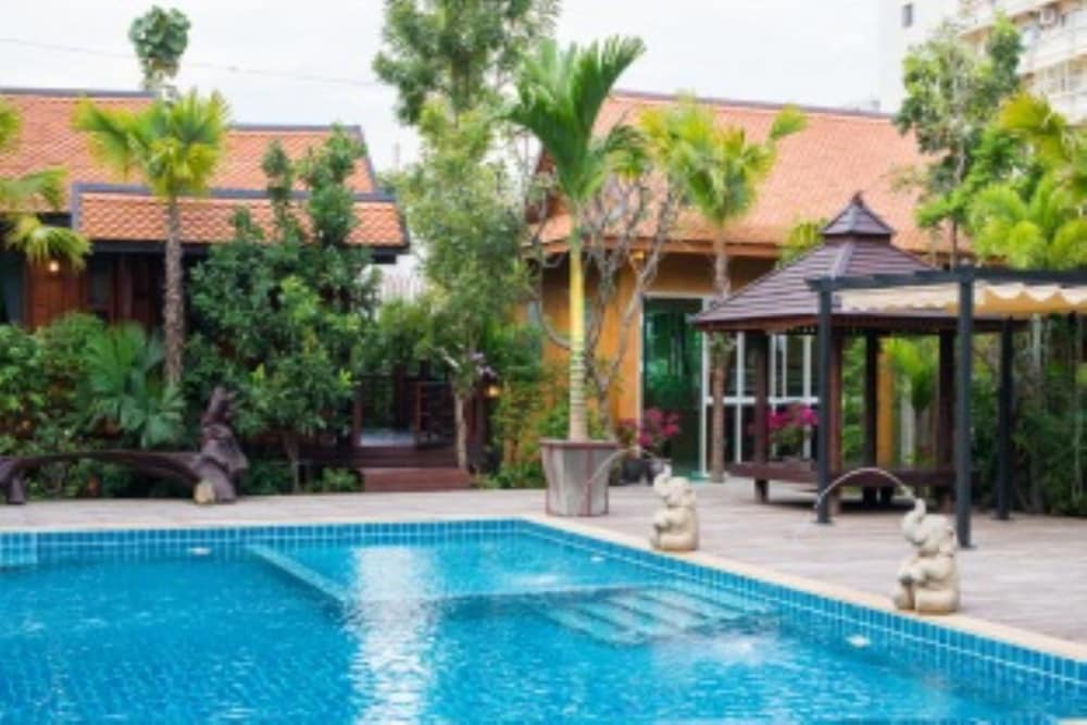 At Home Resort 35/38