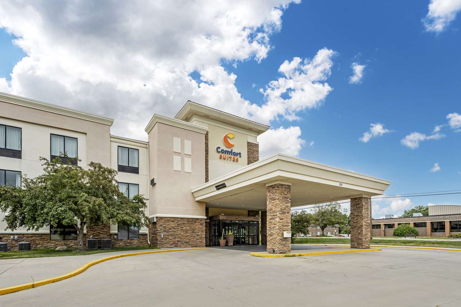 Comfort Suites East 42/42