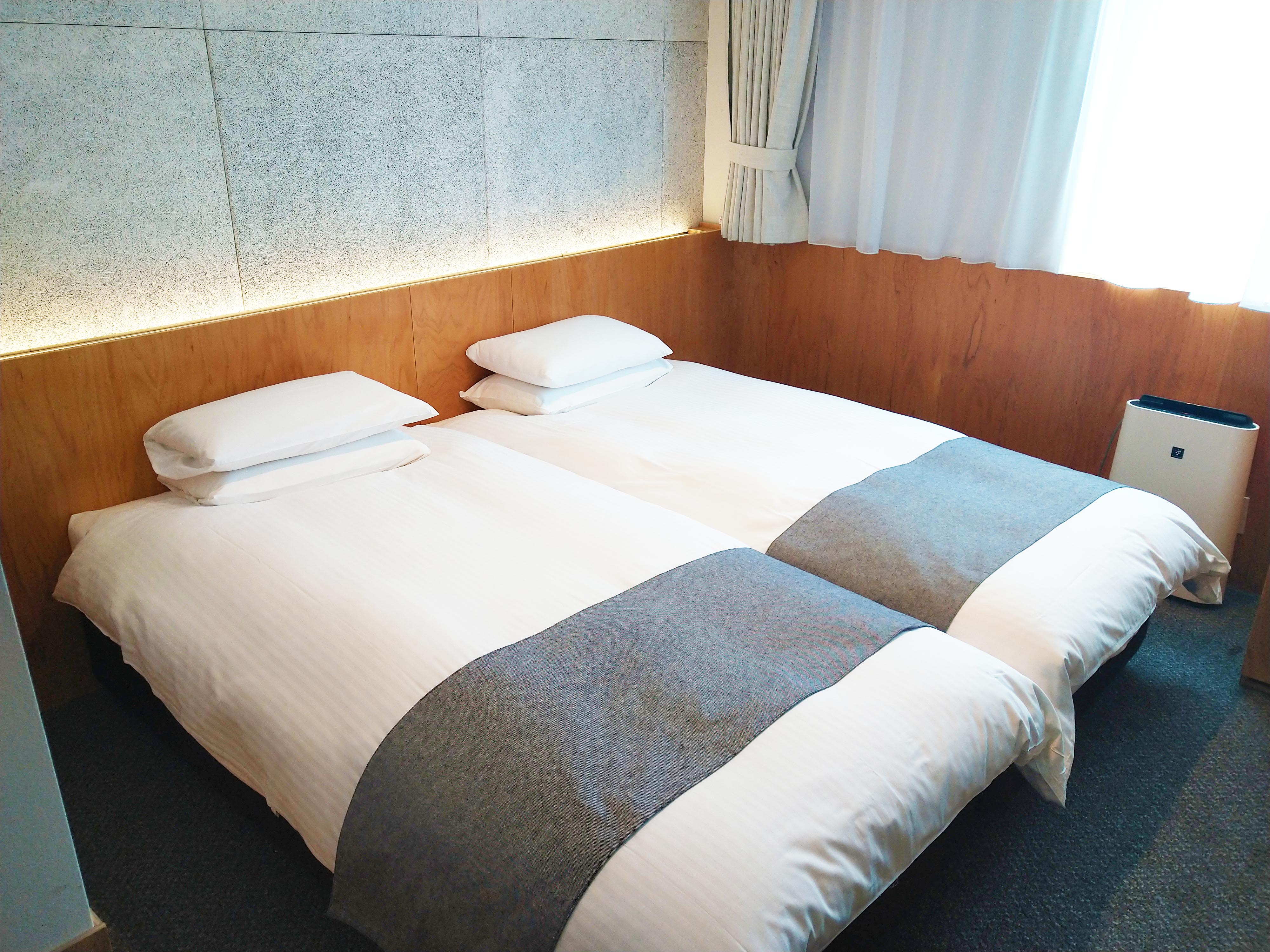 Hollywood, Oriental, Single, Twin Beds