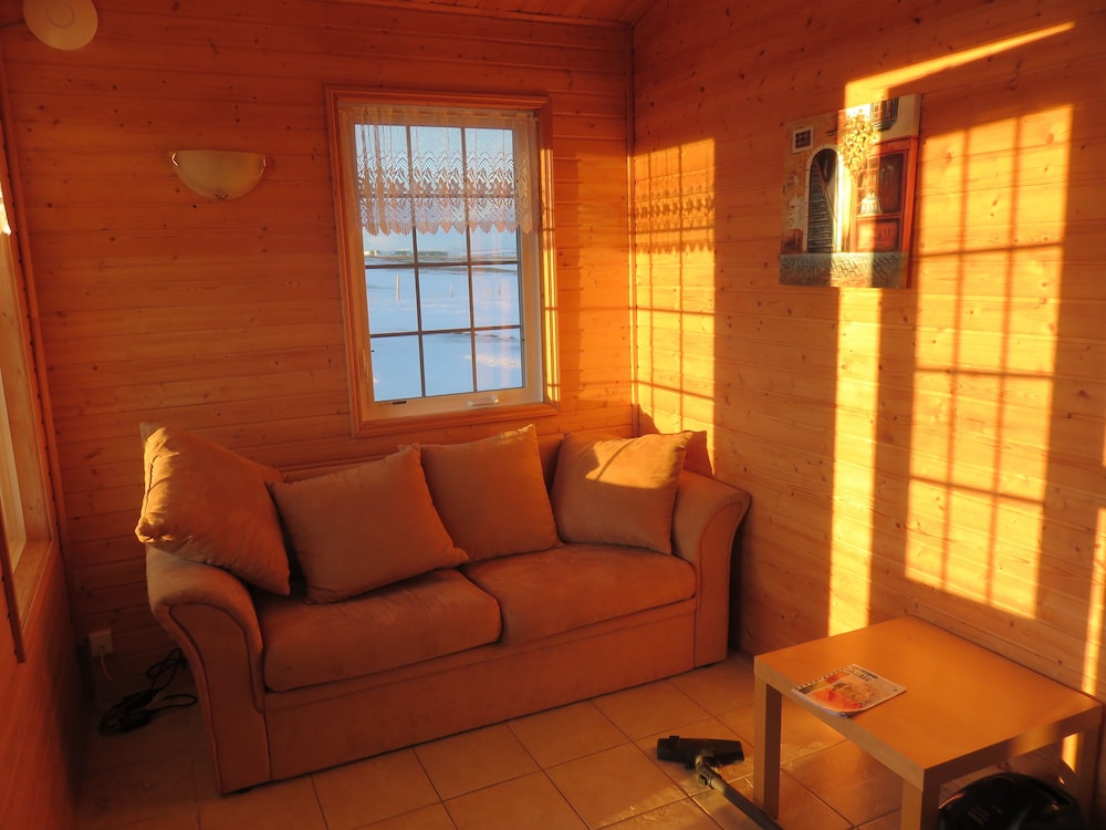 Guesthouse Stong And Cottages 27/50