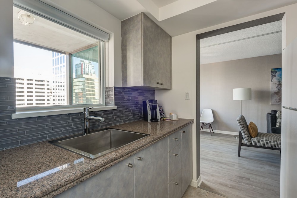 Carmana Hotel and Suites 32/39
