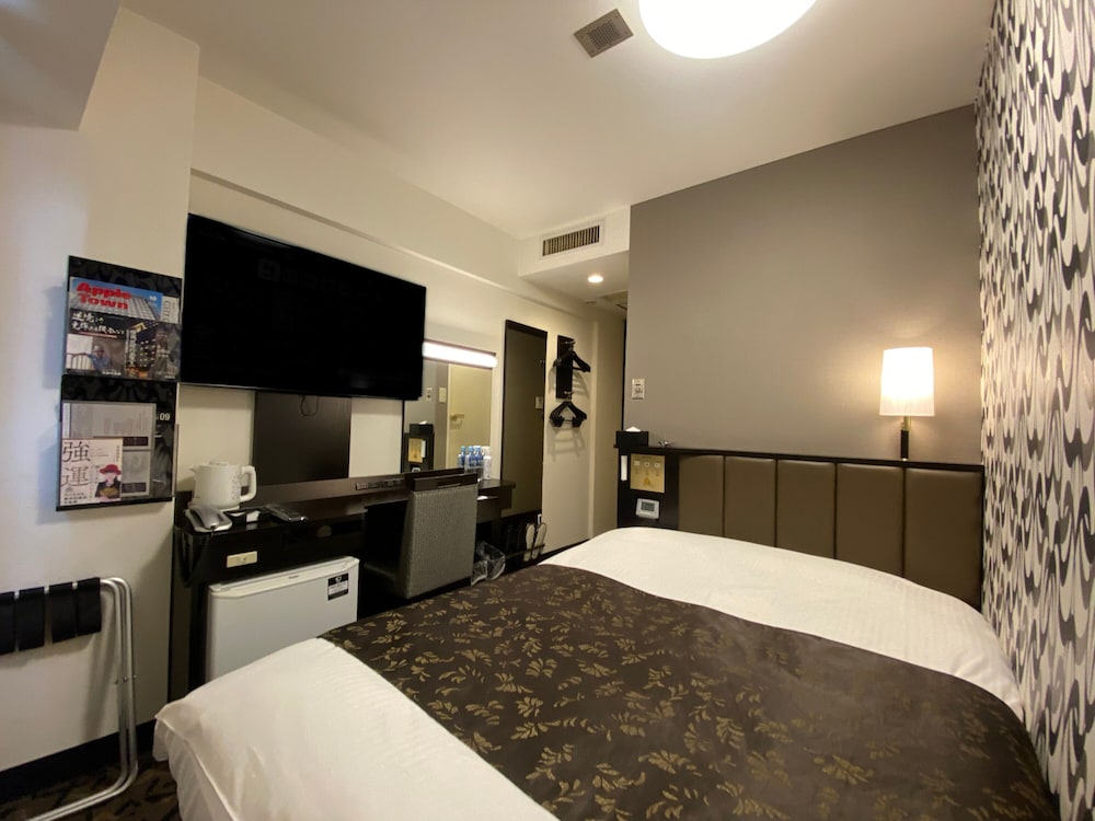 ROOM, DOUBLE BED