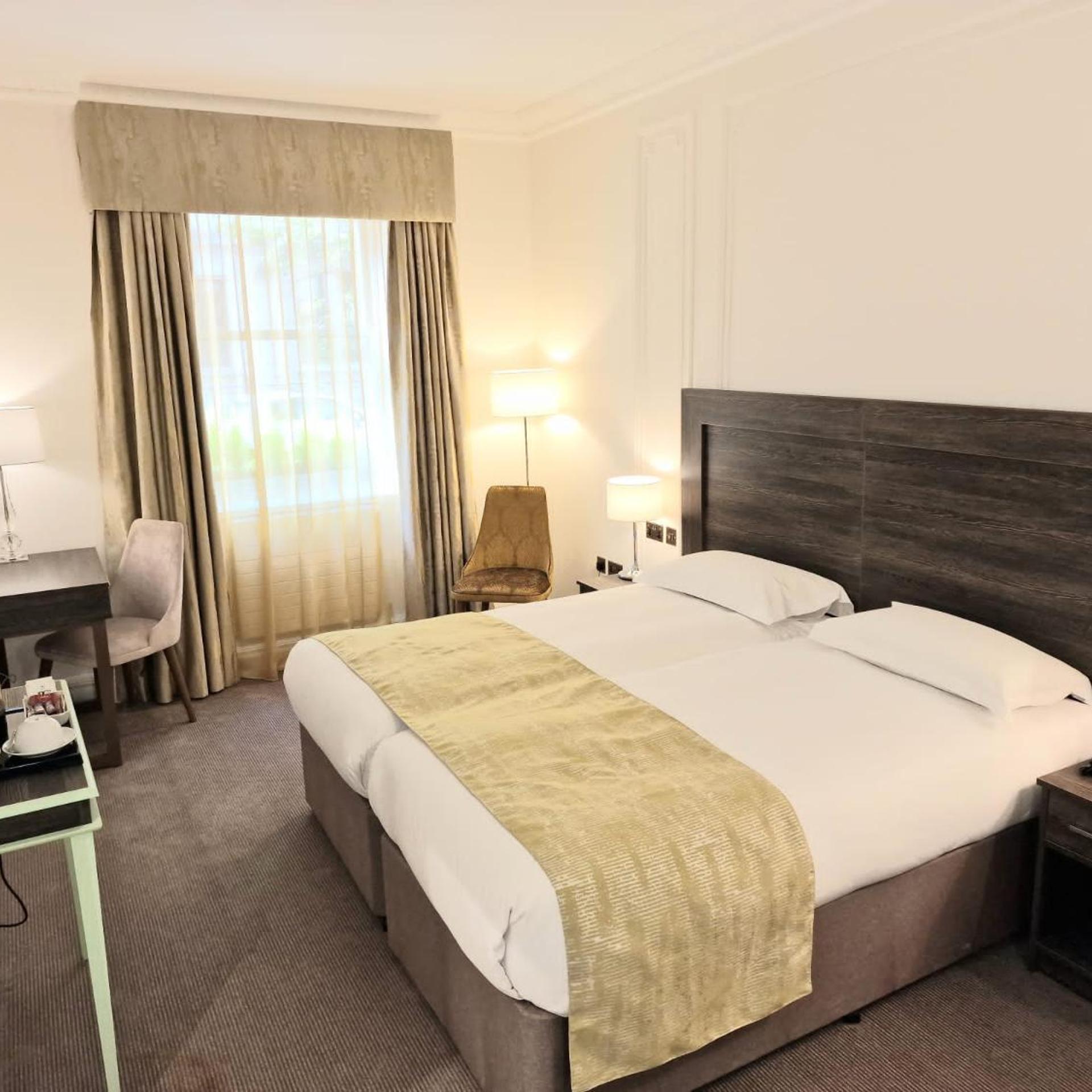 ROOM, TRIPLE