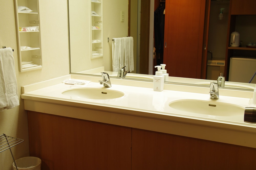 Manza Prince Hotel 24/75