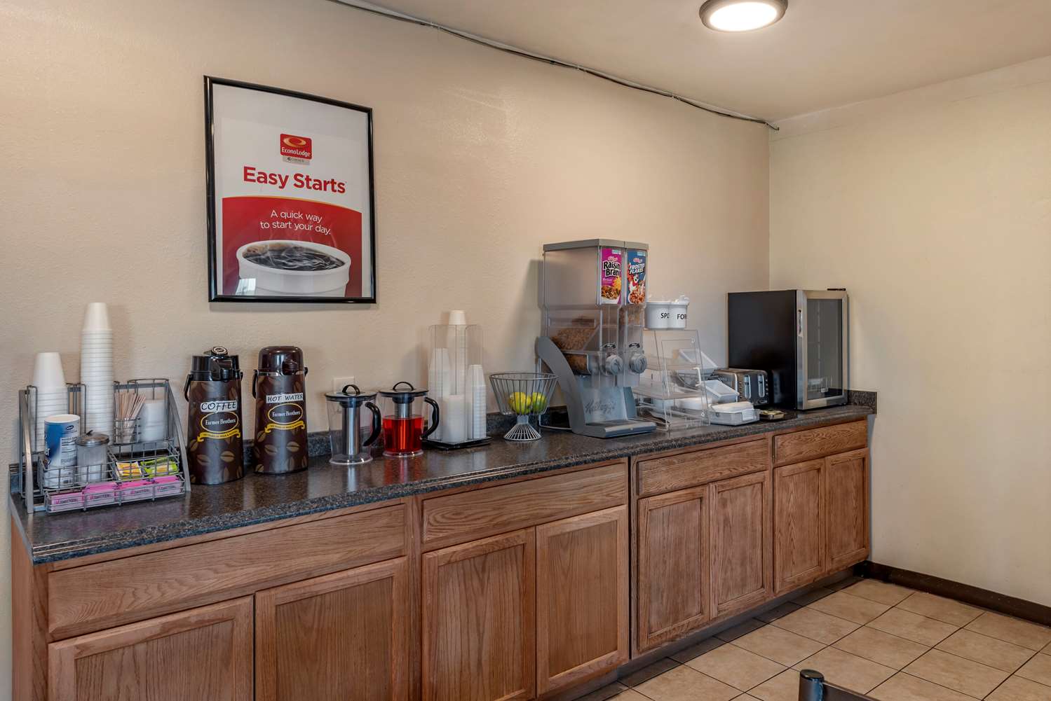 Econo Lodge La Junta CO 3/13