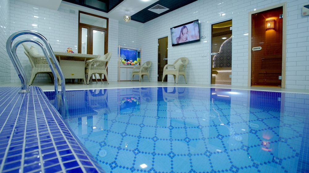 Velara Hotel 32/44