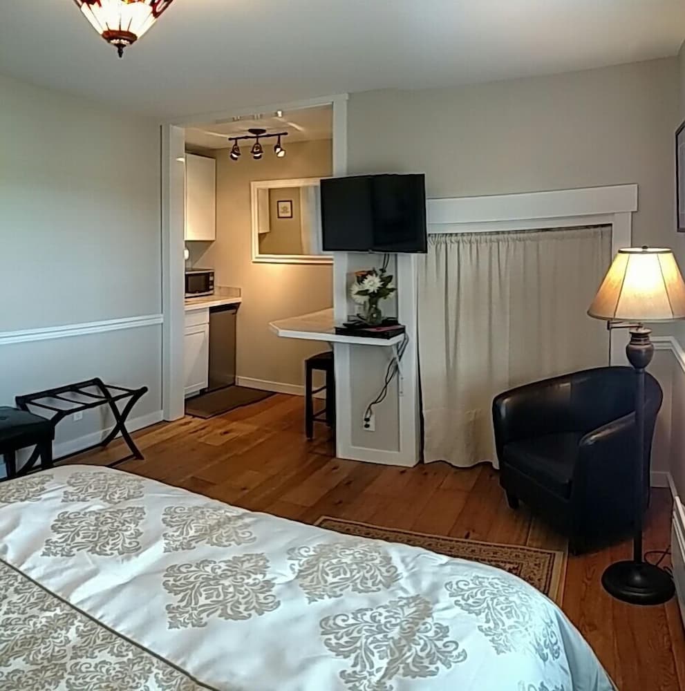 Friday Harbor Grand B&B 3/55