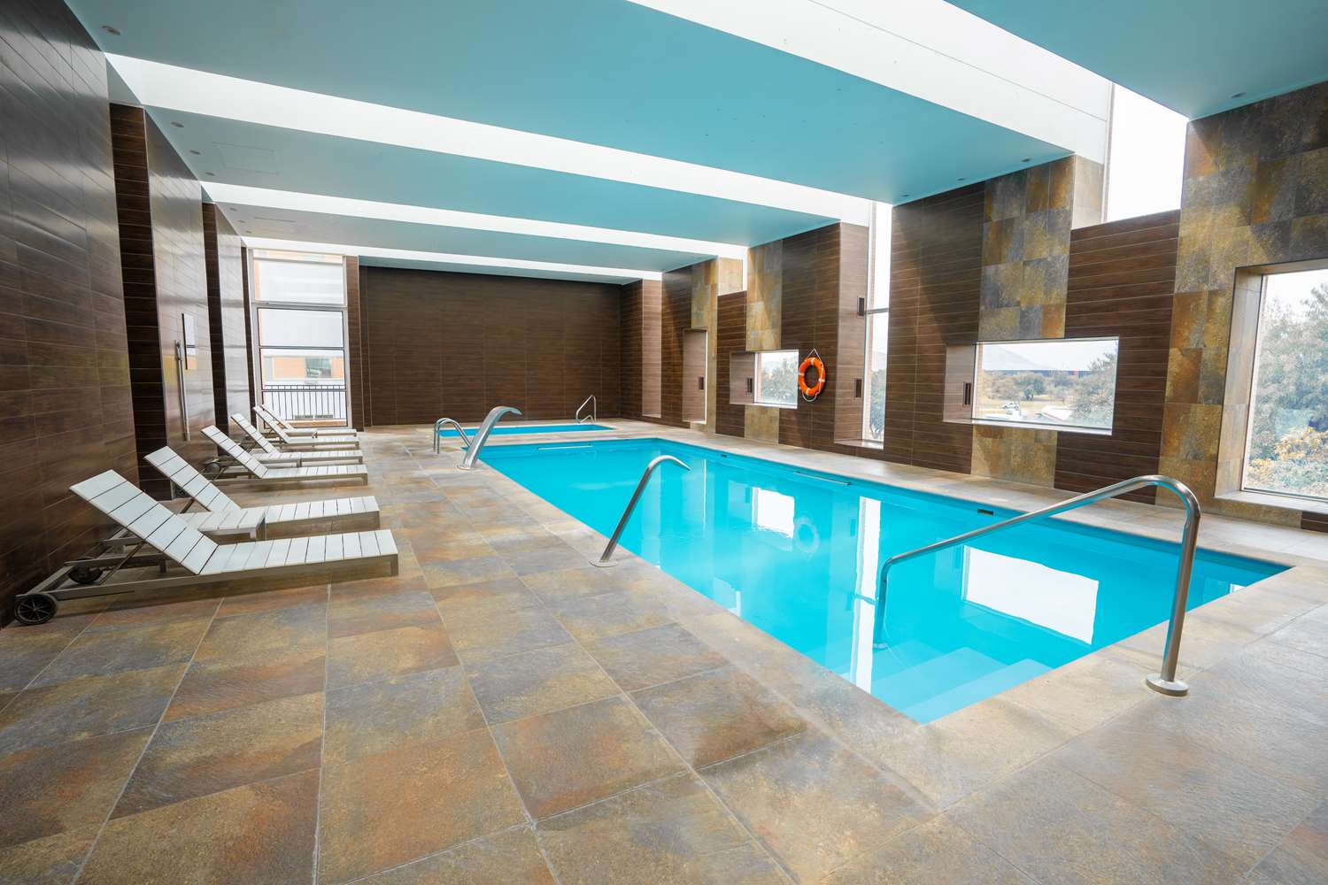 swimming pool spa
