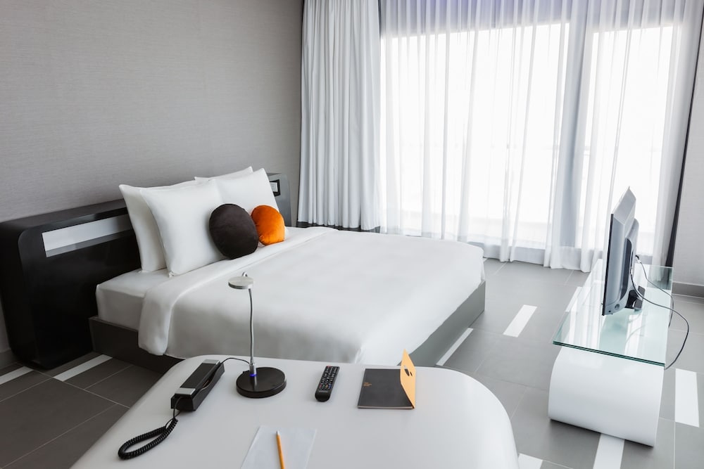SUN & MOON, Urban Hotel 15/66