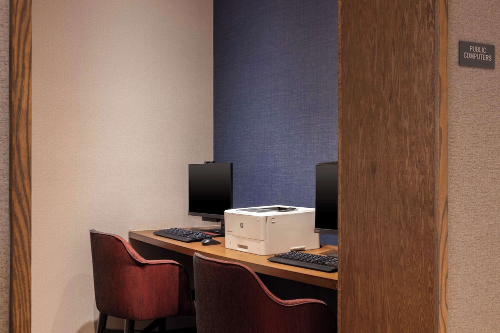 Hyatt Place Kansas City/Overland Park/Convention Center 40/50