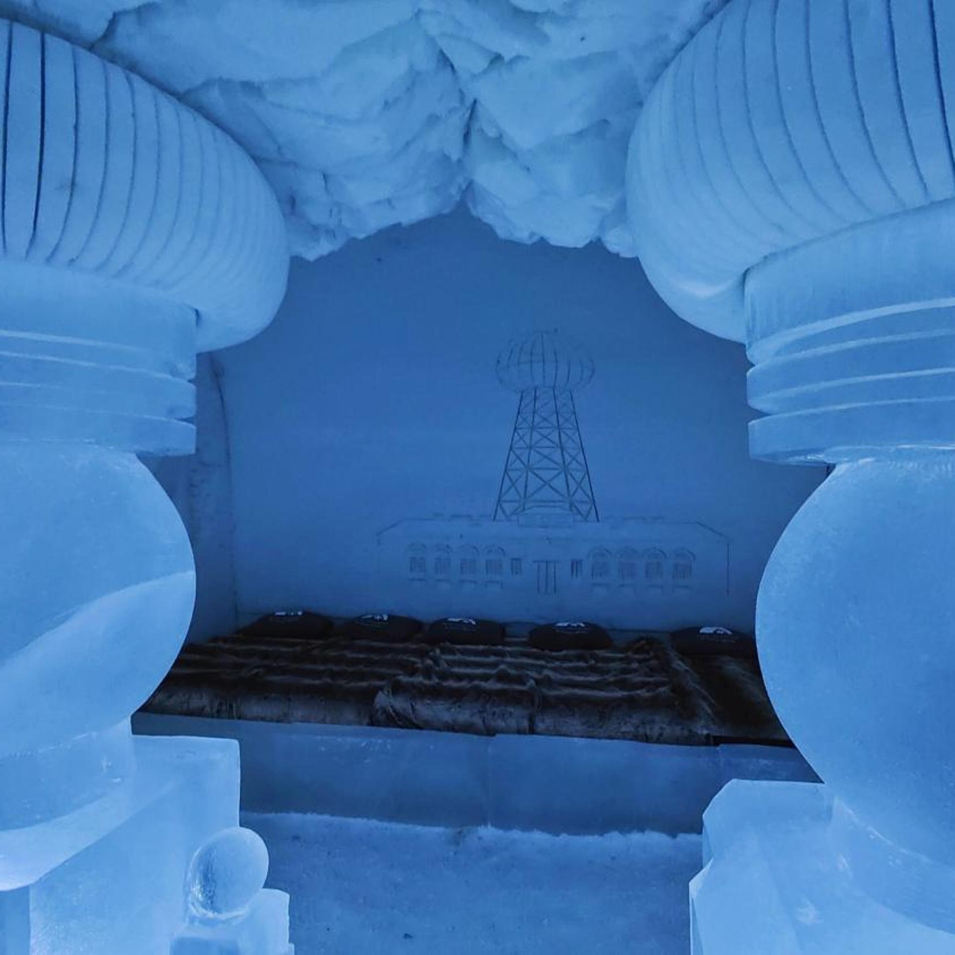 Arctic Snow Hotel And Glass Igloos 37/70