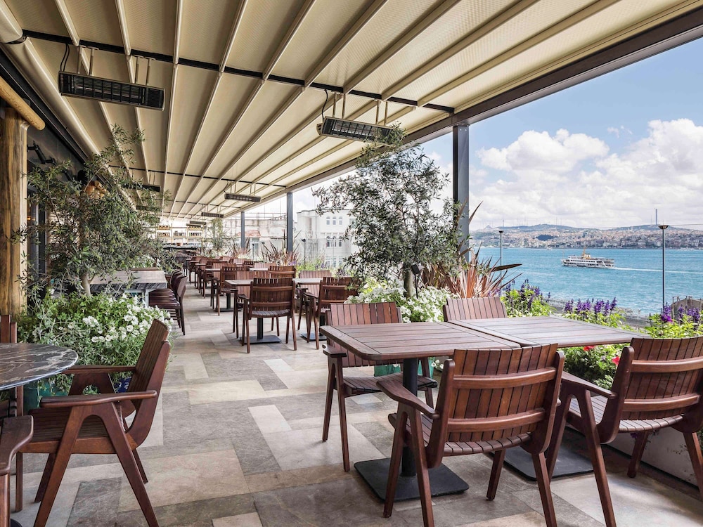 Novotel Istanbul Bosphorus Hotel 55/71