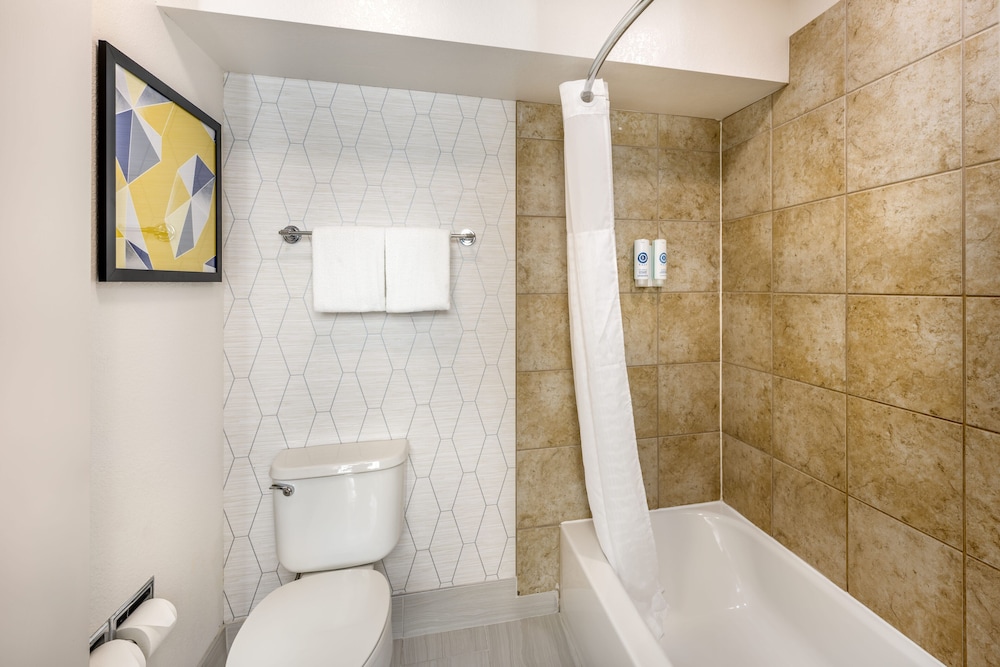 جناح بسرير كينج لذوي الإعاقة، Comfort Suites Albuquerque/North Journal Center 9/10