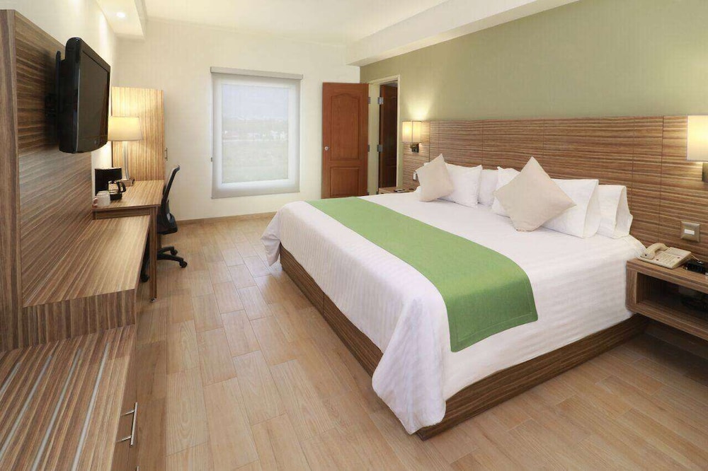 Wyndham Garden Monterrey Valle Real 8/41