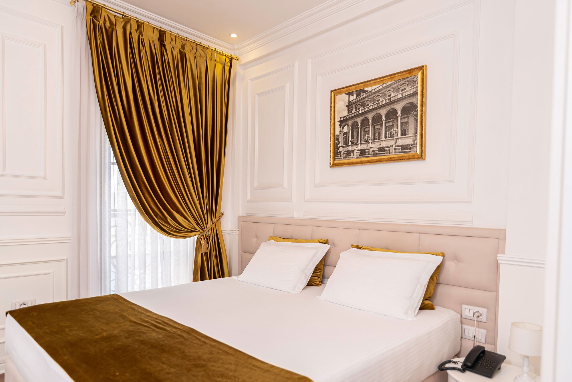 LUXURY, DOUBLE BED