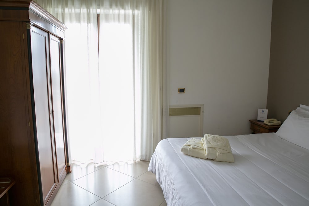 Santangelo Resort & Spa 10/66