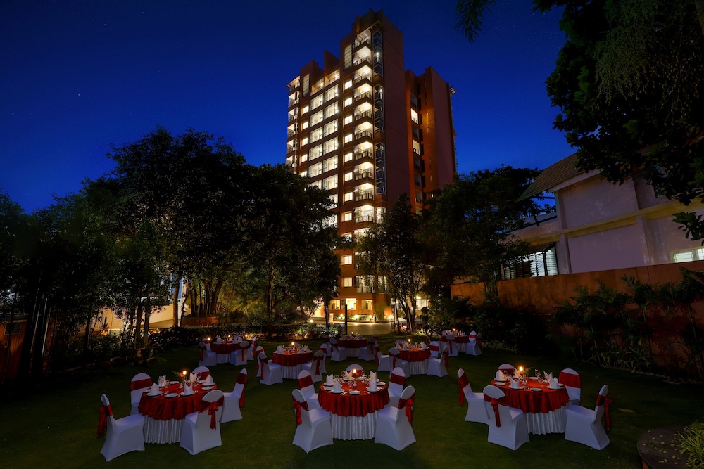 Royal Orchid Suites 3/58